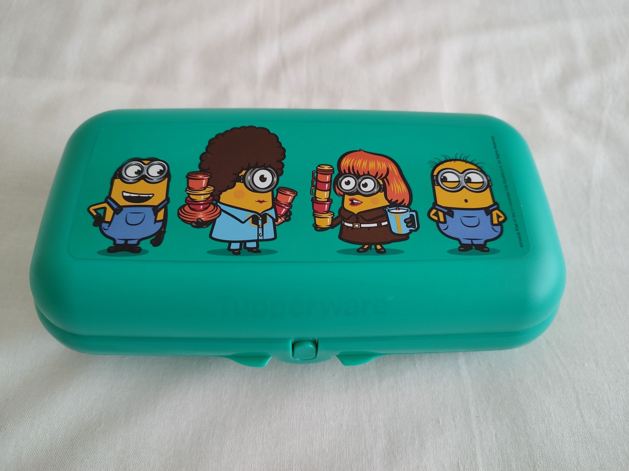 Ostra Minions Tupperware nova