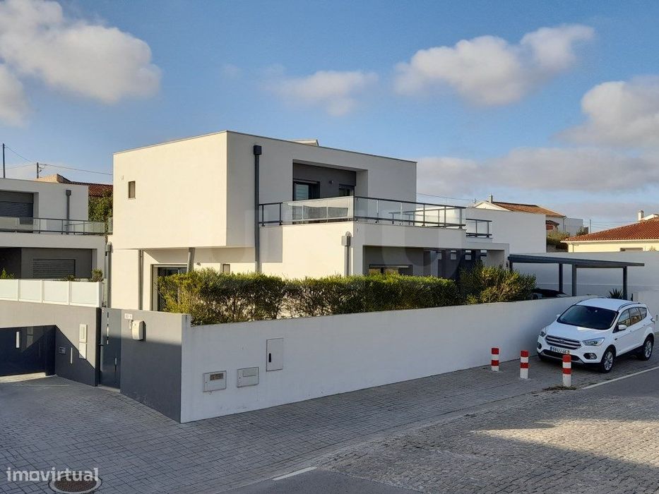 Moradia T3 com Piscina para venda em São Martinho do Porto