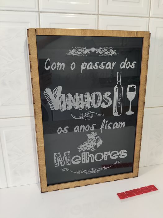 QUADRO porta rolhas. Somos fabricantes.