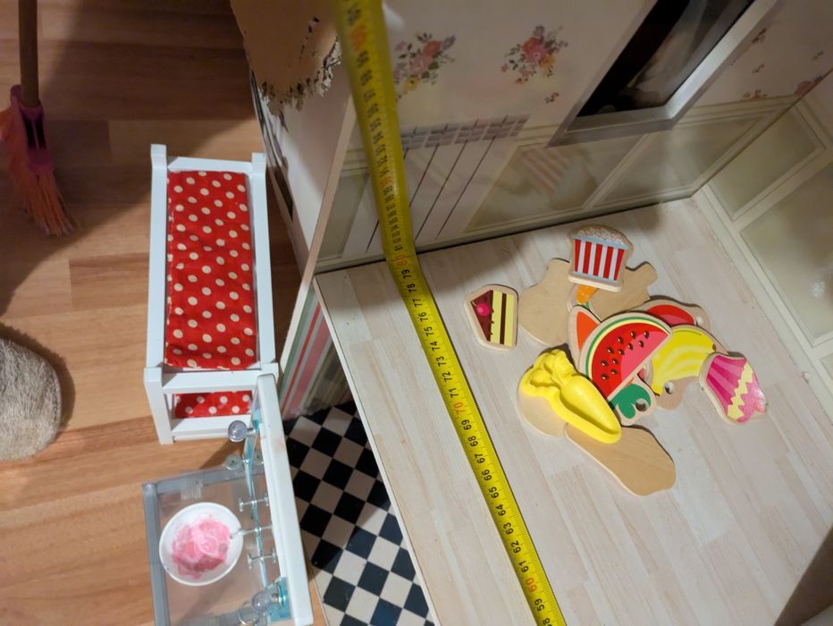 Casa de bonecas usada