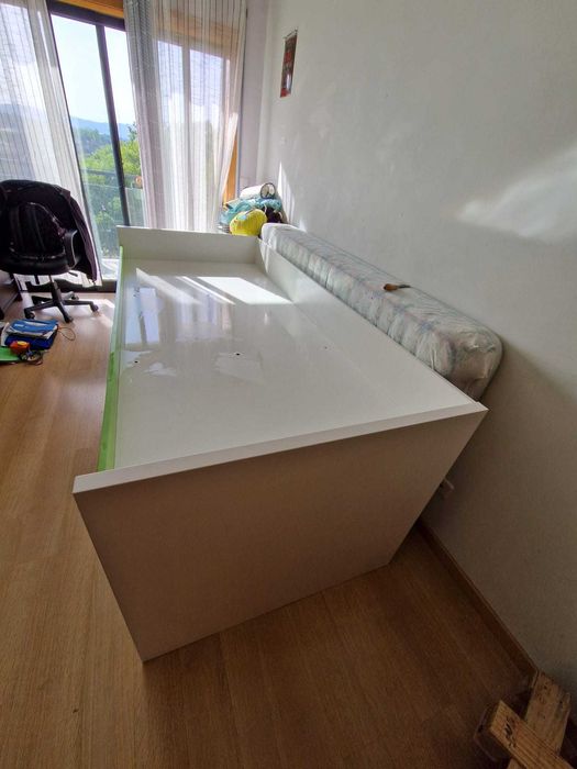 Cama dupla com  gavetas