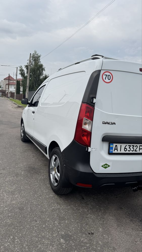 Dacia Dokker 2016 року.