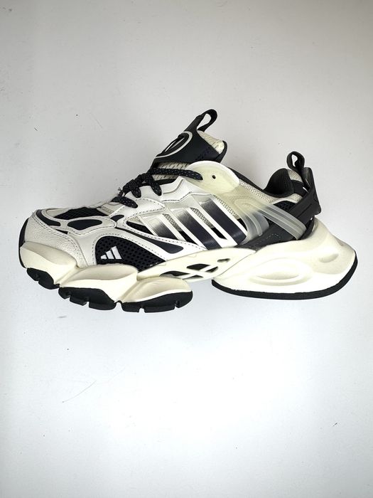 Кроссовки Adidas НОВЫЕ - 43,40, 39 размер в НАЛИЧИИ