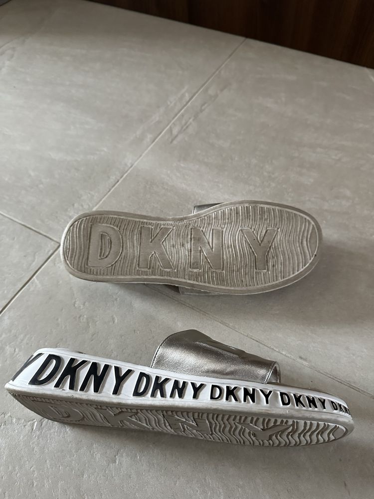 Klapki sandaly DKNY srebrne logo Donna Karan premium limitowane r. 41