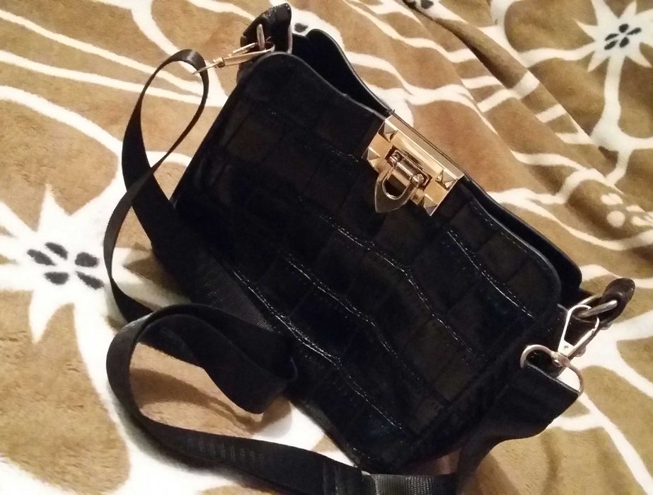 Нова жіноча сумочка чрез плече