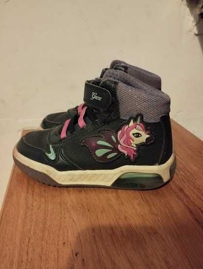 Buty dziecięce GEOX świecące kucyki