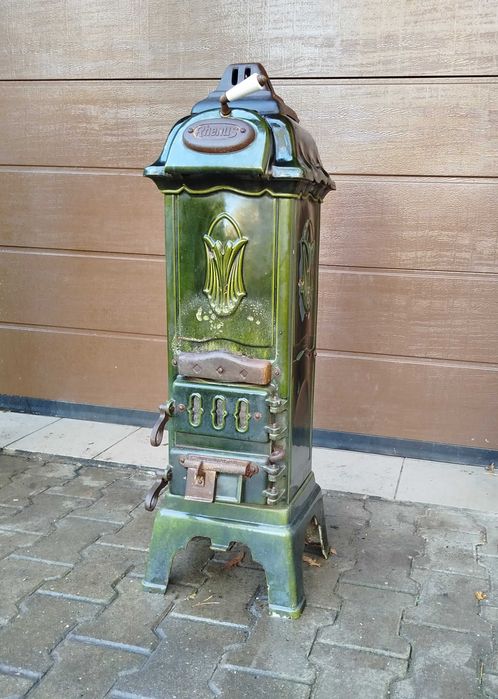 Zabytkowy piec żeliwny