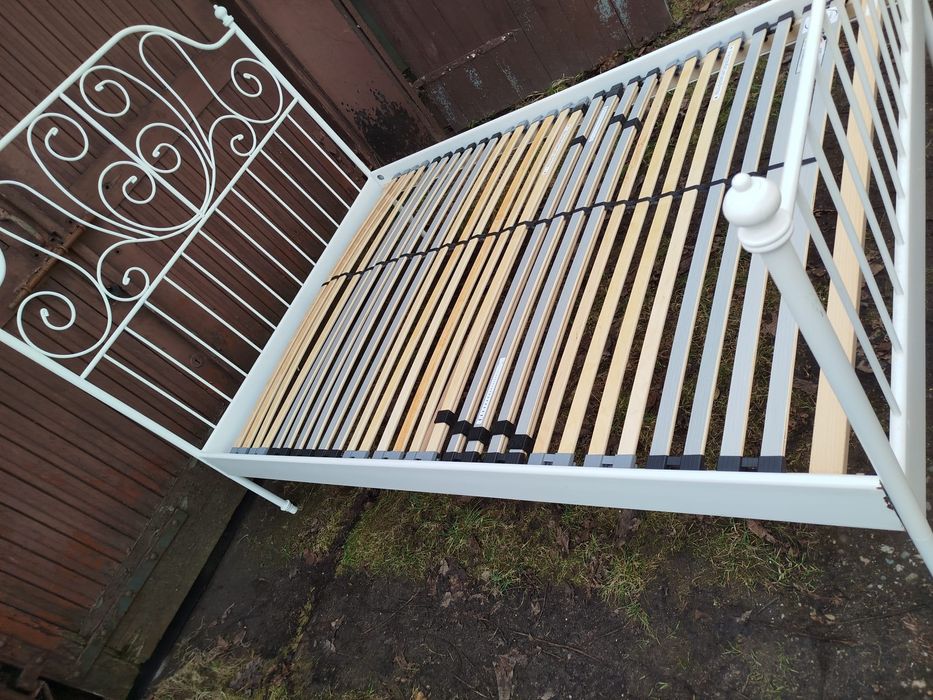 Łóżko metalowe białe 140/200