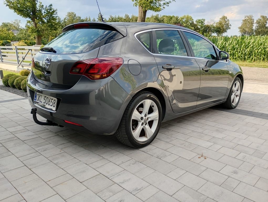 Opel Astra IV 1.6 LPG 115 km, 2010 r.  bardzo dobry stan techniczny.