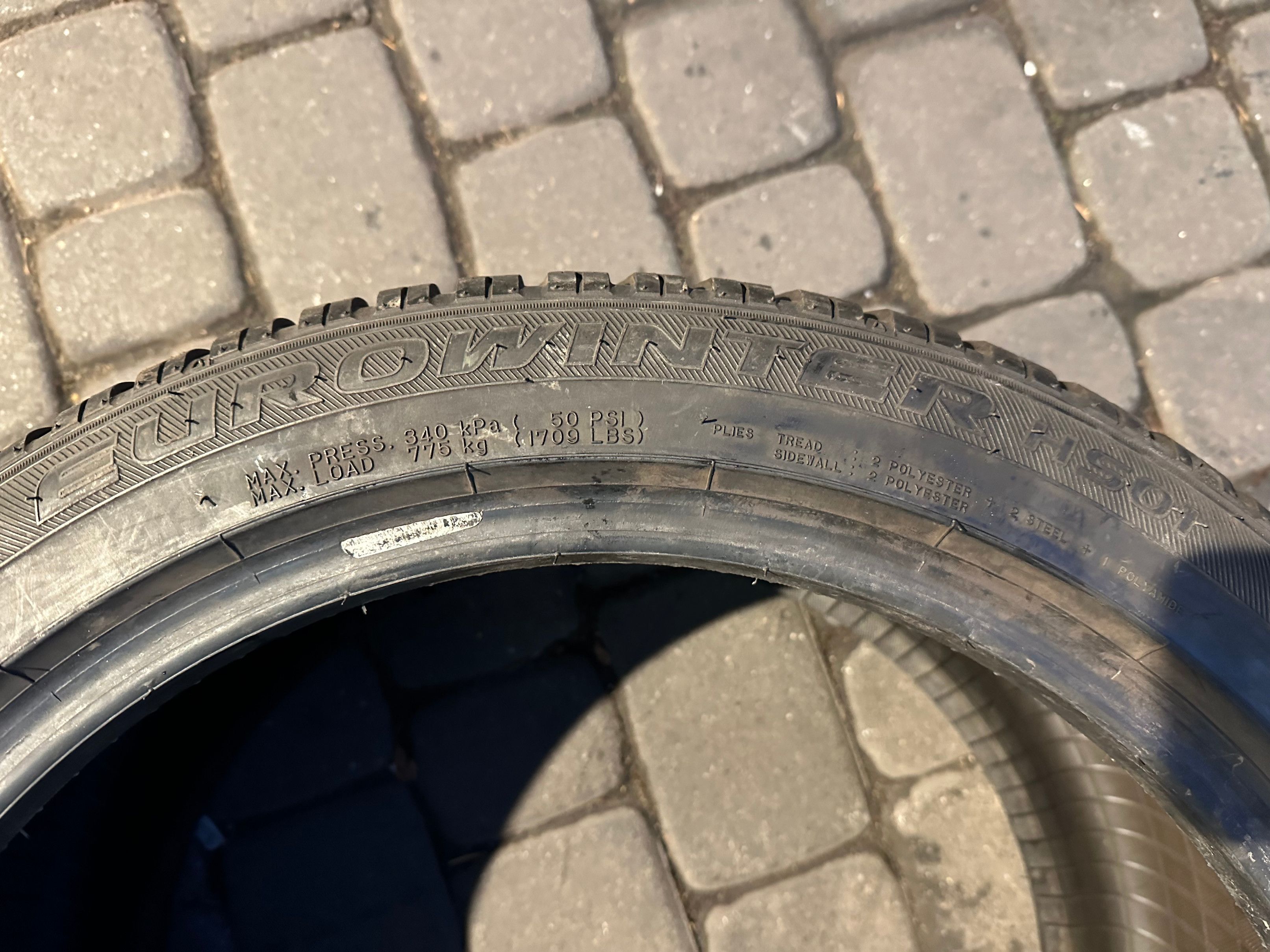Opony Falken Eurowinter HS01 - 255/40/18