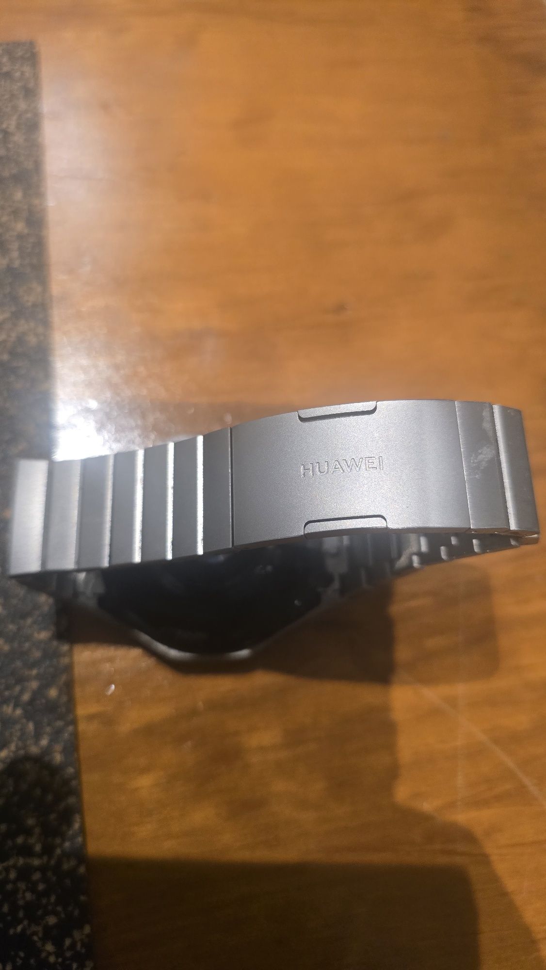 Smartwatch away top