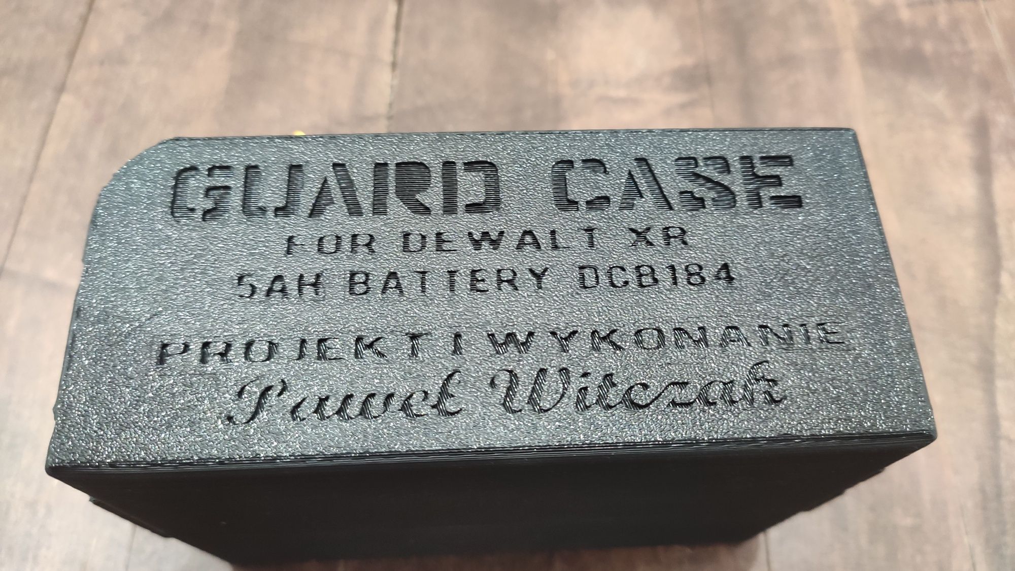 Obudowa ochronna baterii DeWalt XR 5ah Guard Case DCB184.