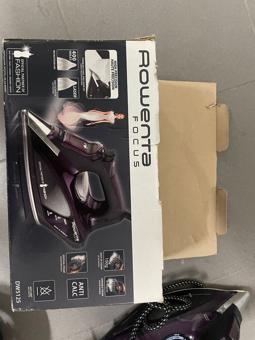 Vendo ferro de engomar a vapor Rowenta edição parceiro oficial da moda