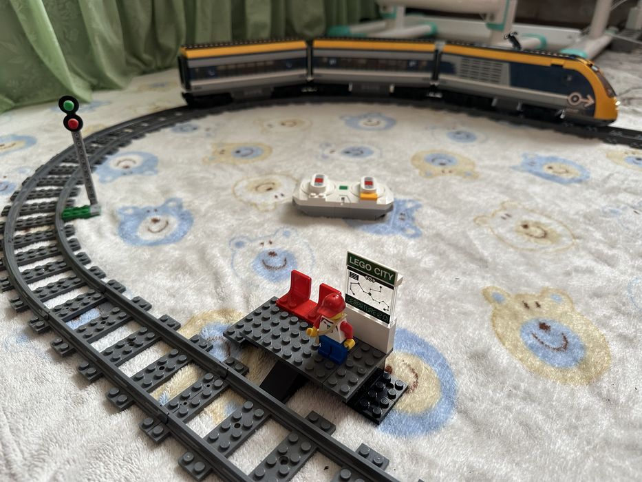 Поезд Lego City 60197