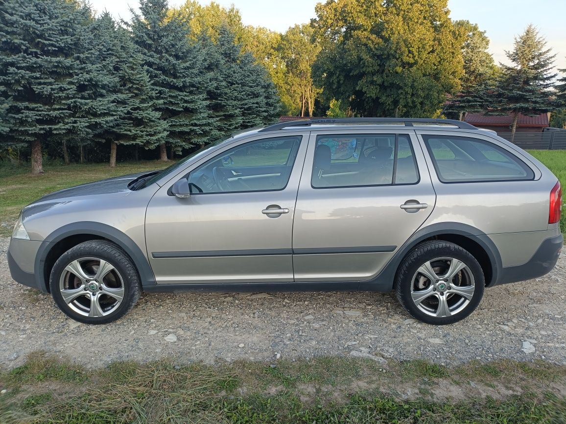 Skoda Octavia SCOUT 4x4 2.0 FSI 150KM
