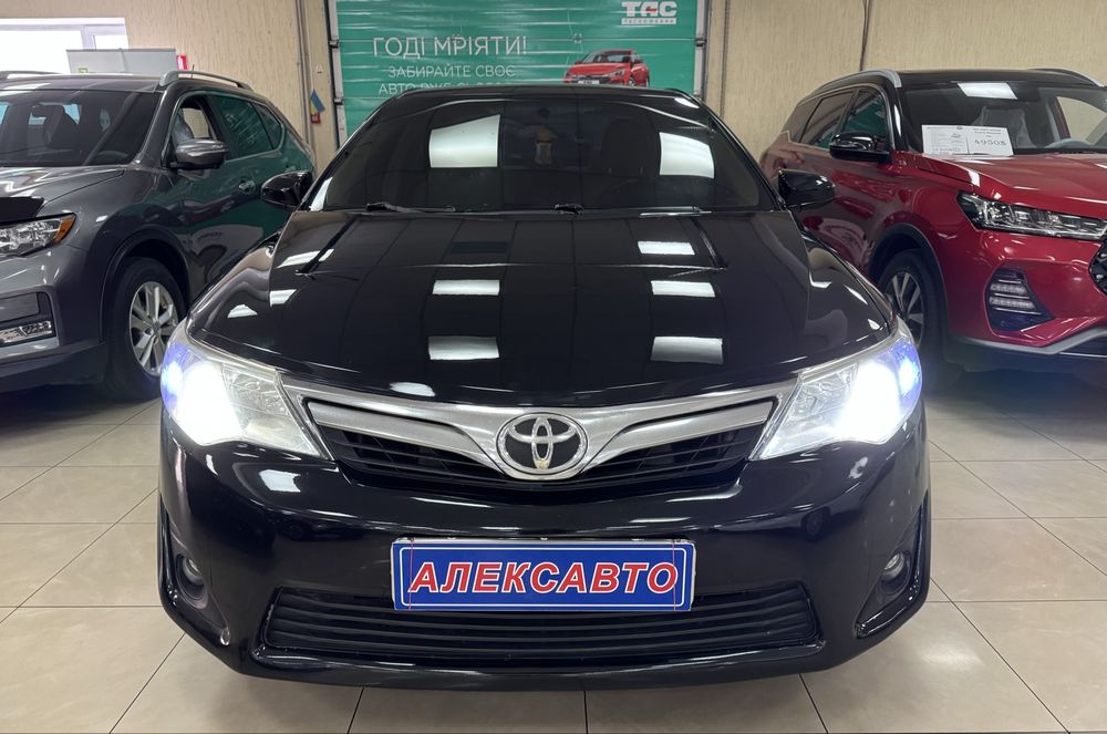 Toyota Camry VII (XV50) 2.5і 16V 6АКПП 2011 р.в. (178 к.с.)