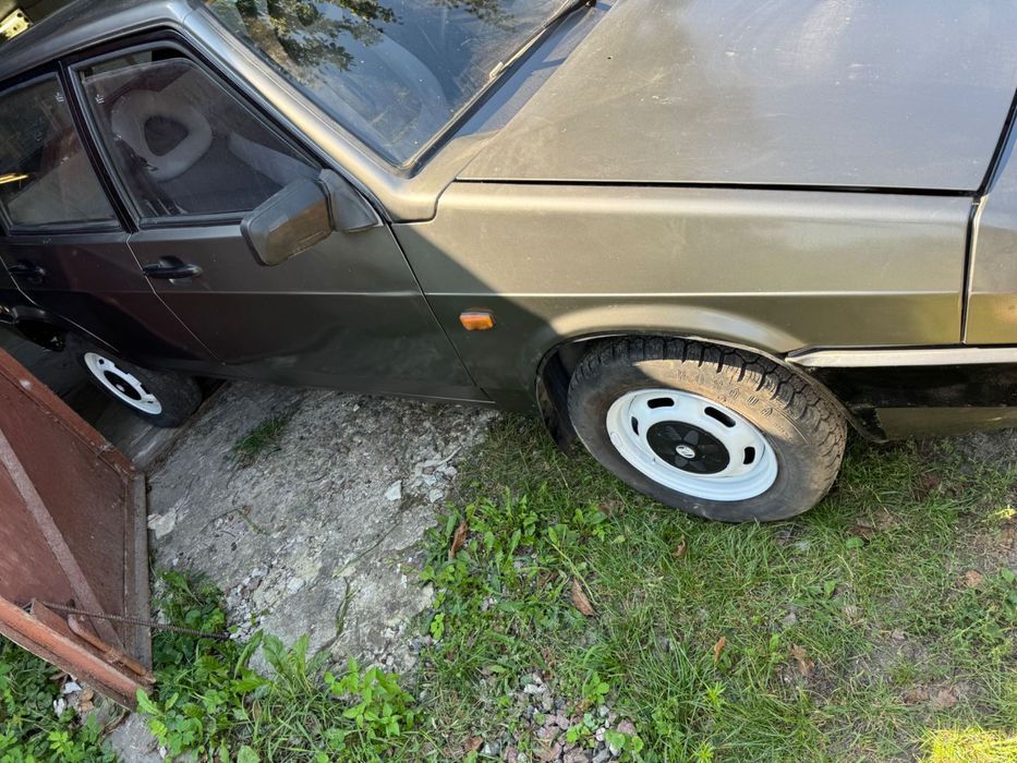 Автомобіль ВАЗ 2109
