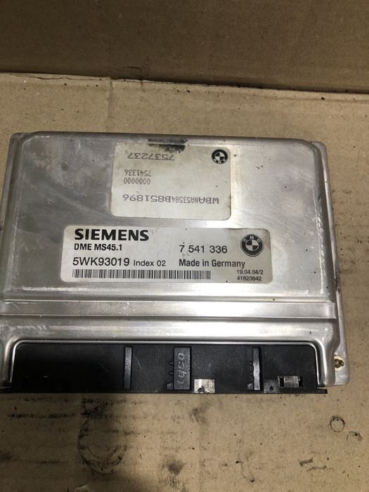 Блок керування двигуна на BMW E60/61 530/525 7541336