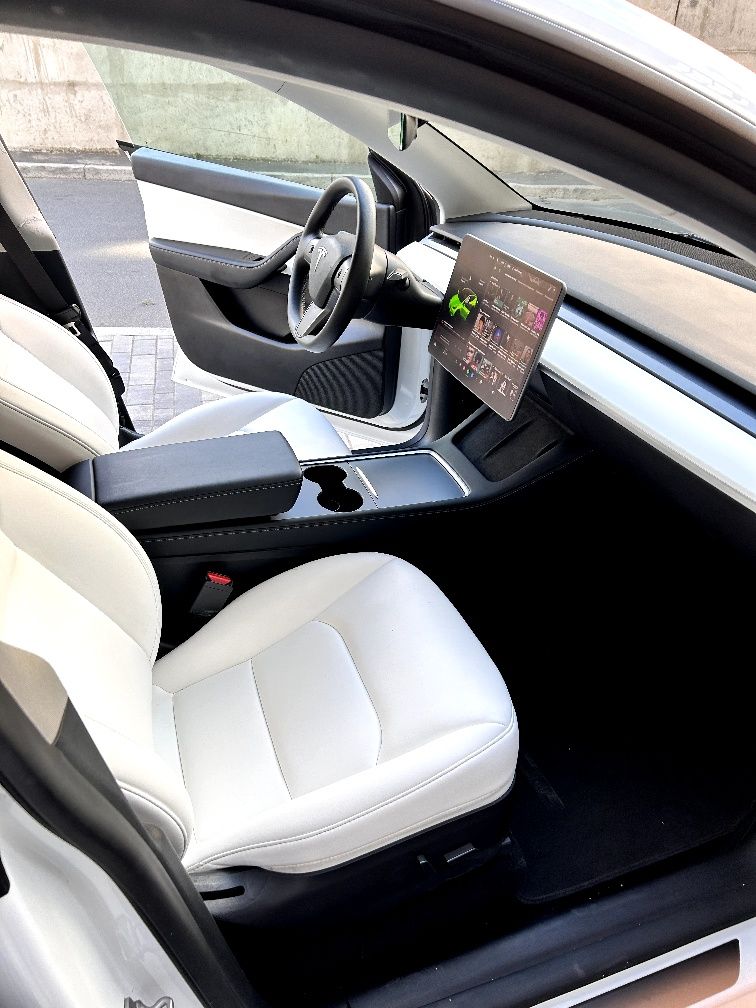 Tesla model Y 2022 рік long Range 82kw Dual  Motor