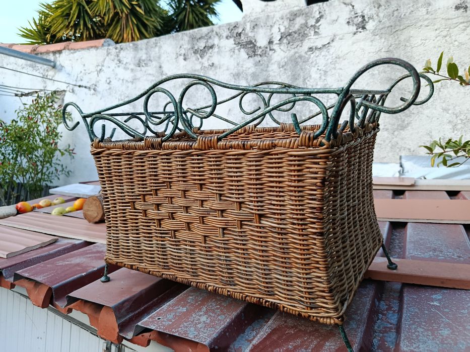 Cesto vime e arame verde vintage