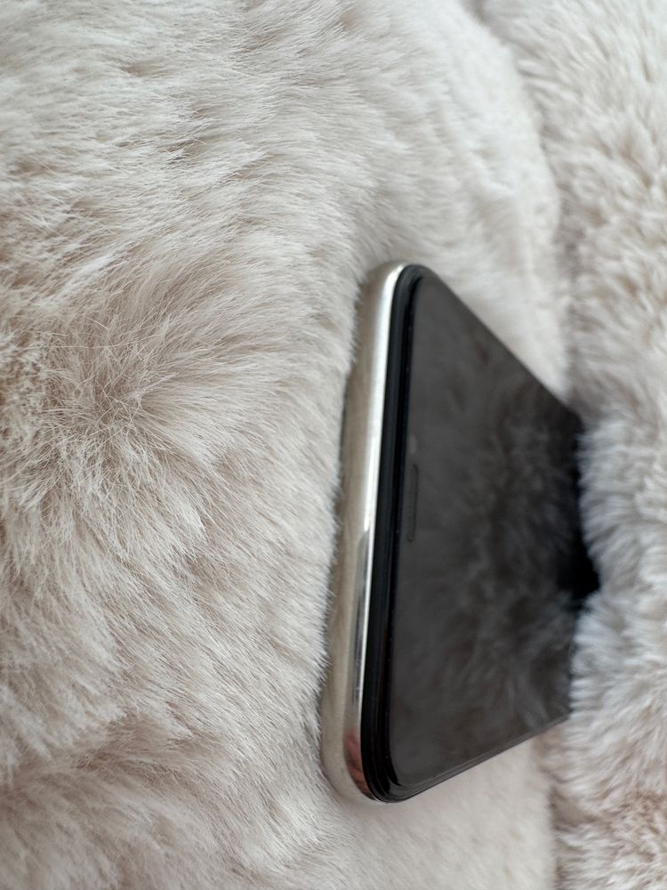 iPhone 10 w dobrym stanie