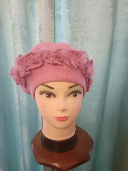 Czapki hurt różne modele
