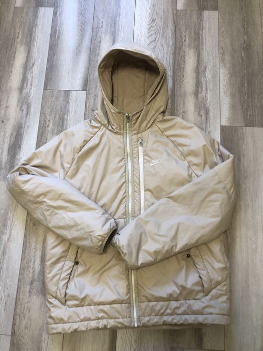 Куртка Nike бежева