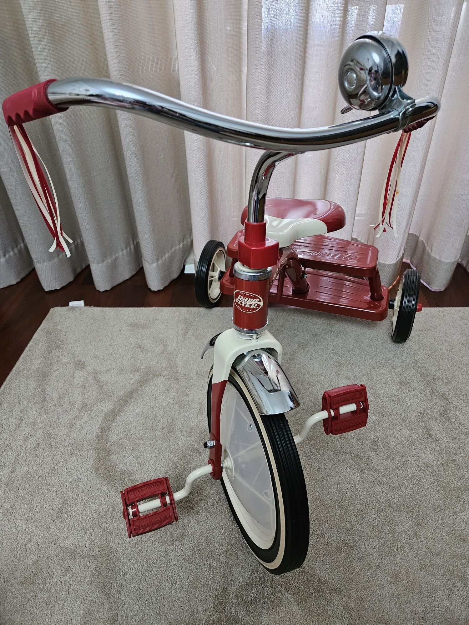 Triciclo Clássico Radio Flyer Vermelho