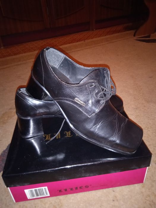 Продам туфли женские