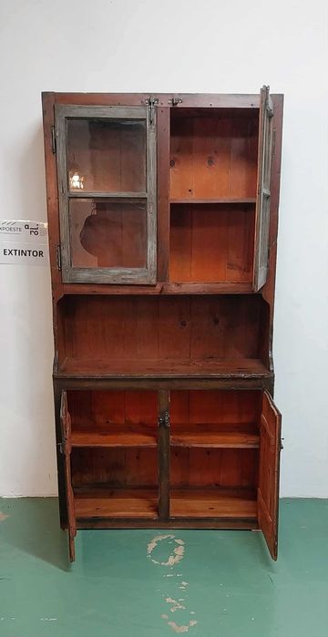 Antigo Armário / Louceiro Rústico de Cozinha