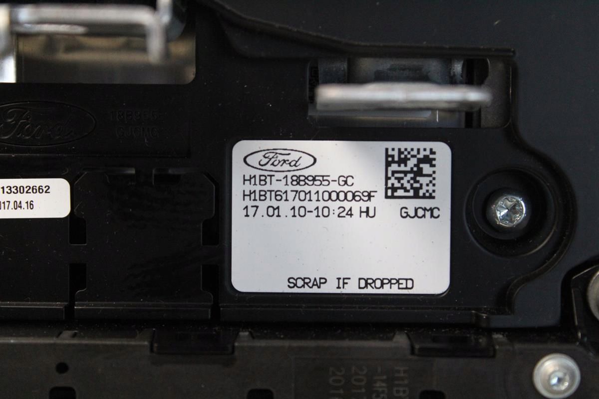 Wyświetlacz monitor NAVI Ford Fiesta Mk8 H1BT18B955GC H1BT-18B955-GC