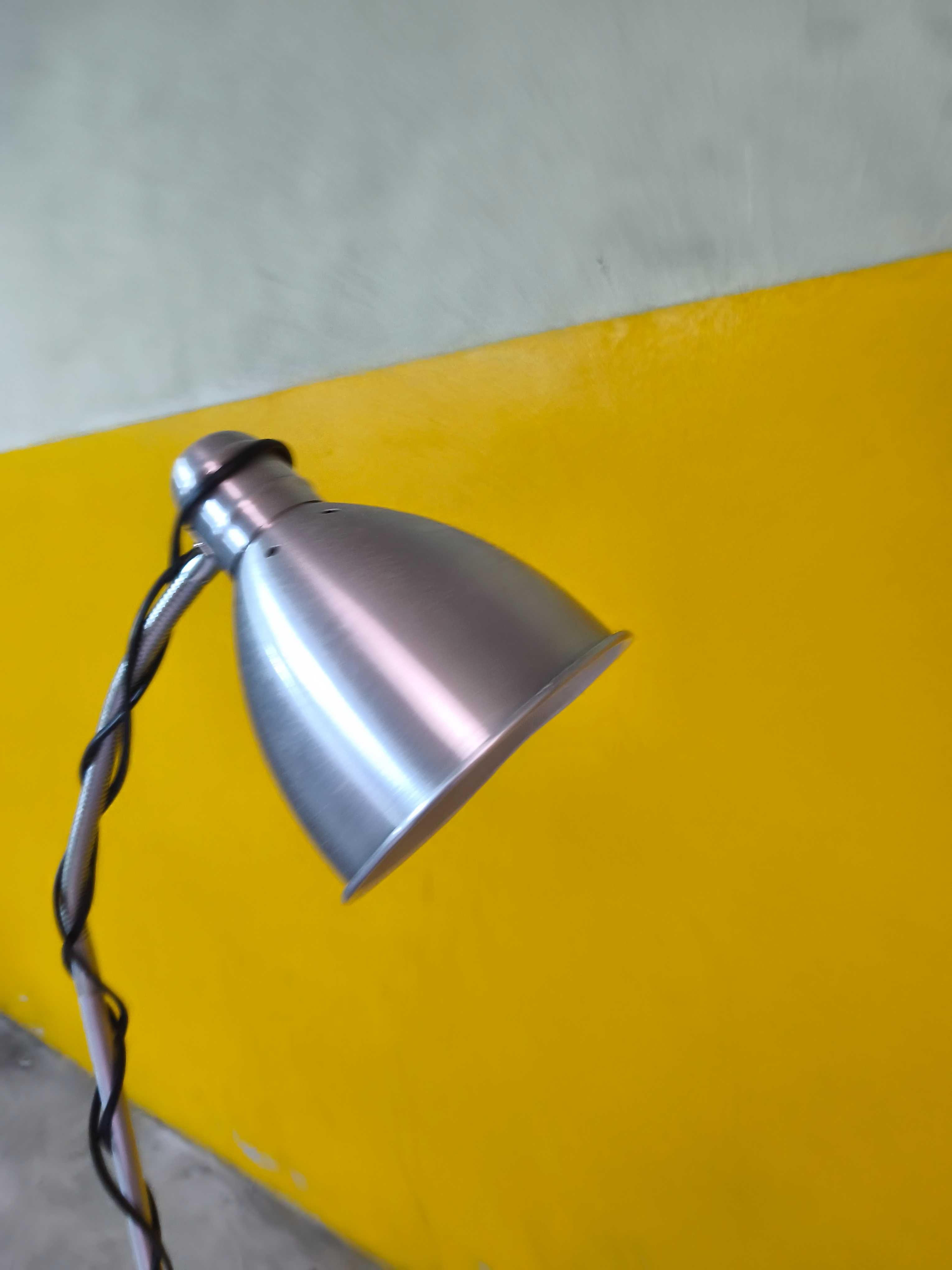 Candeeiro de pé Ikea