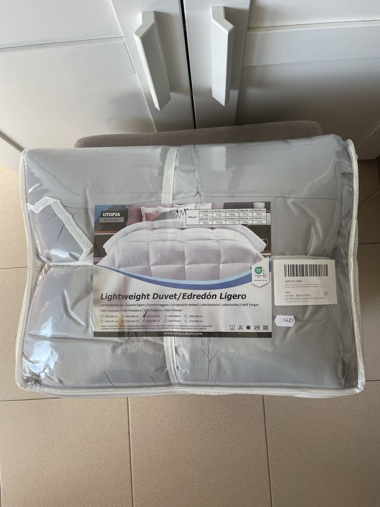 Edredão acolchoado cinza