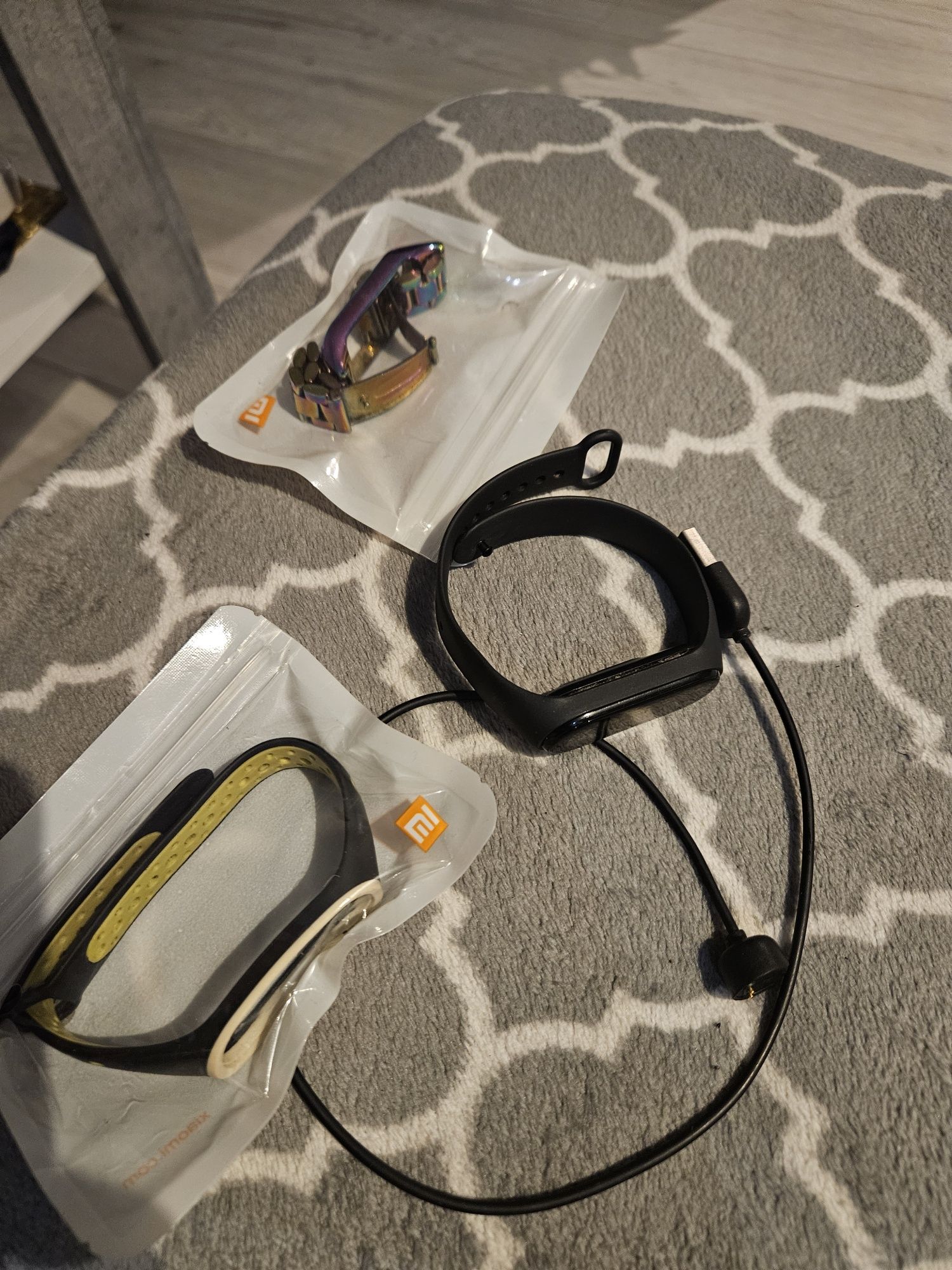 Zegarek mi band 6 z paskami + ładowarka