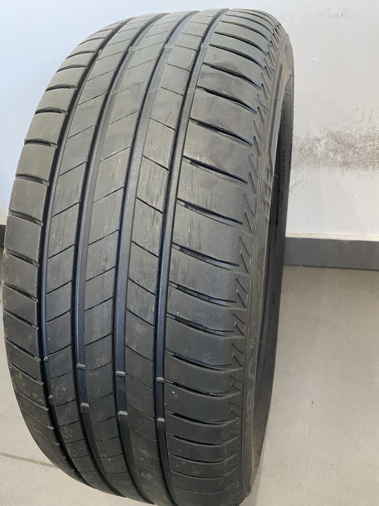 235/55 R17 Bridgestone Turanza T005