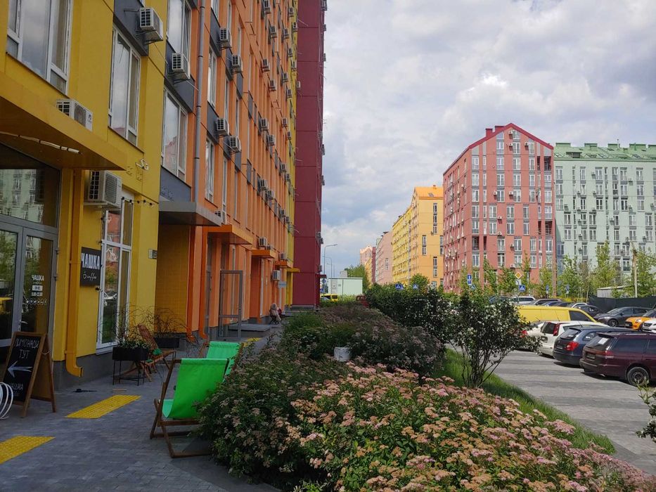 ТЕРМІНОВИЙ ПРОДАЖ приміщень під орендний бізнес у ЖК "Комфорт Таун"