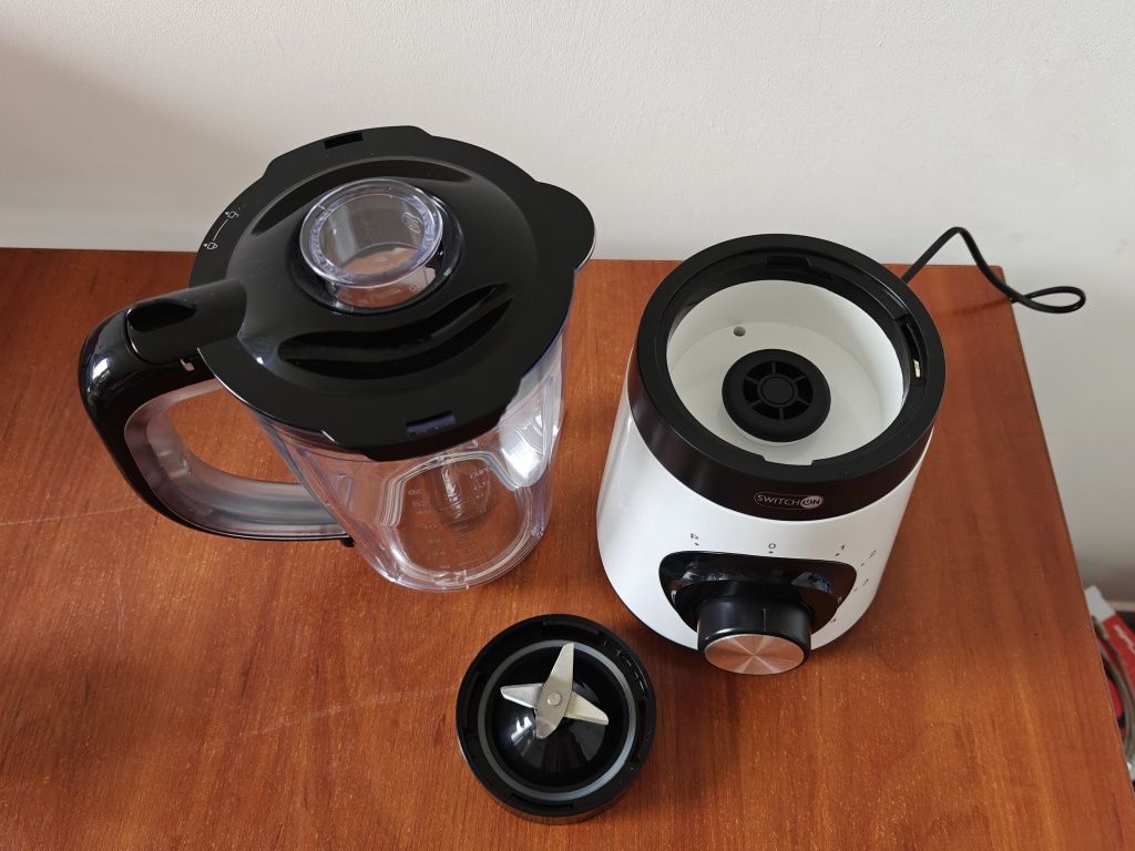 Blender kielichowy 600W Switch on