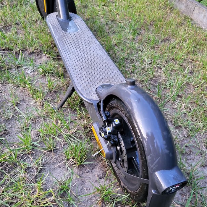 Hulajnoga elektryczna xiaomi mi electric scooter essential