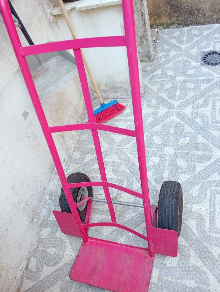 Carro manual de transporte.