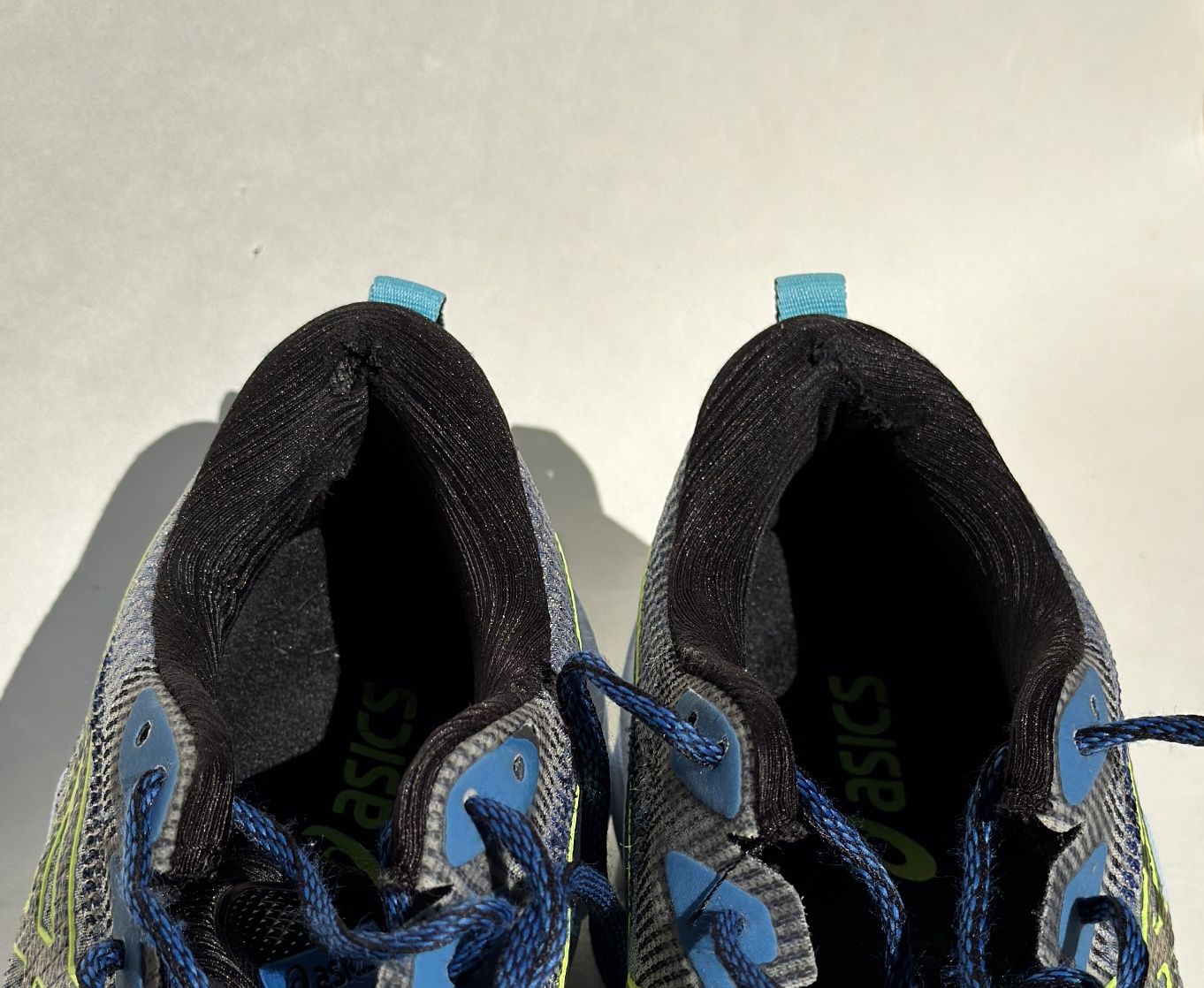 Чоловічі бігові кросівки ASICS NOVABLAST 2 LE 1011B331-001 Оригінал