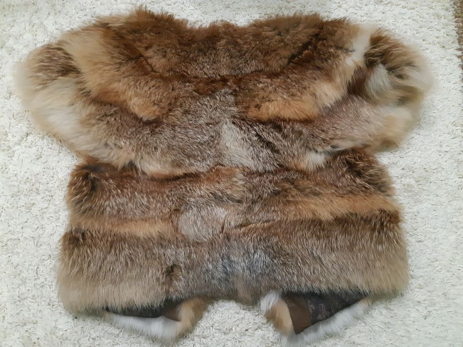 Меховой жилет из лисицы