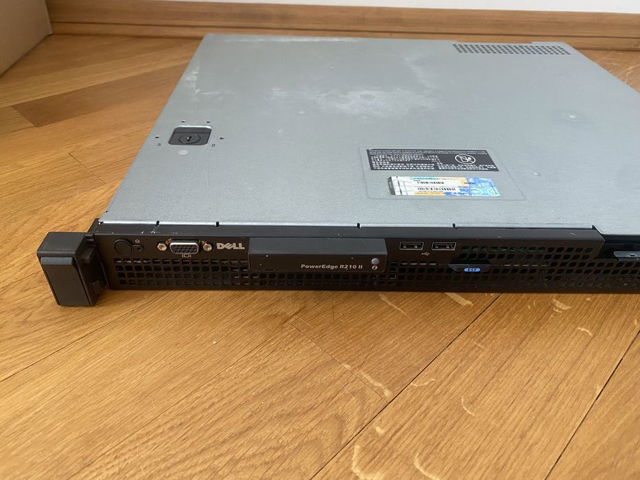 Dell PowerEdge R210 || одно процесорний сервер