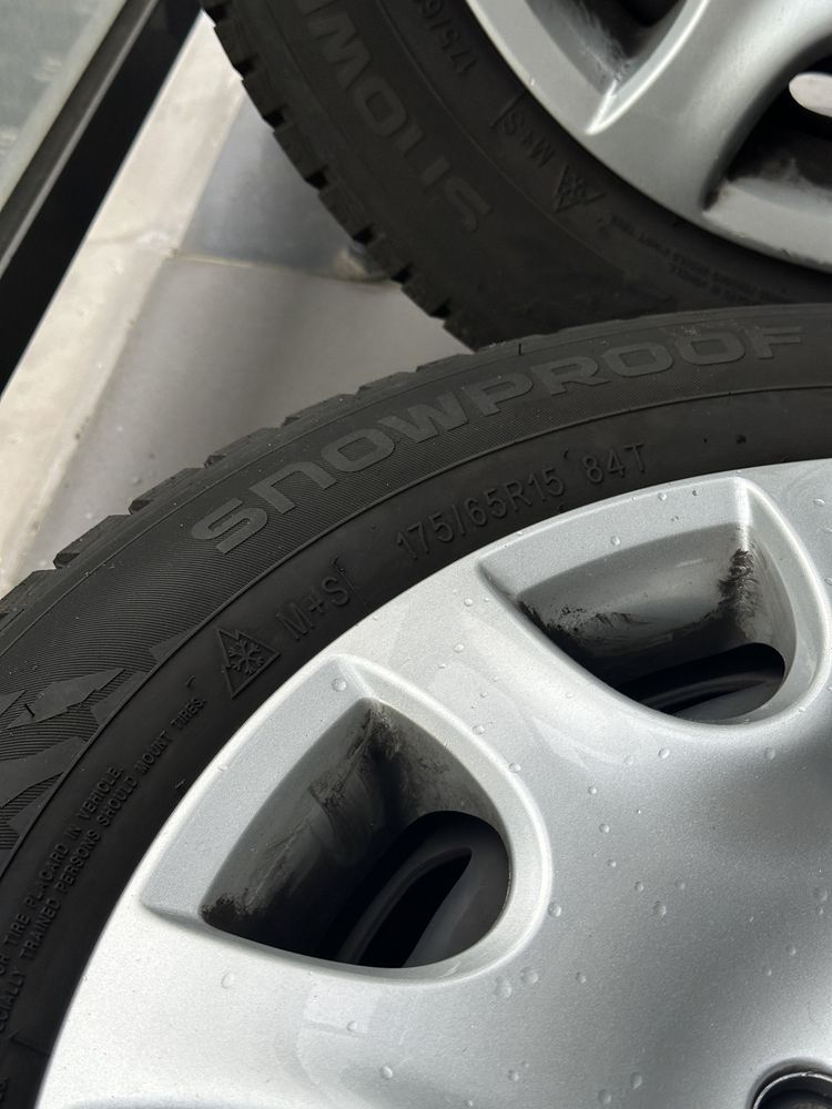Komplet 4 kół zimowych z felgami stalowymi | 175/65 R15