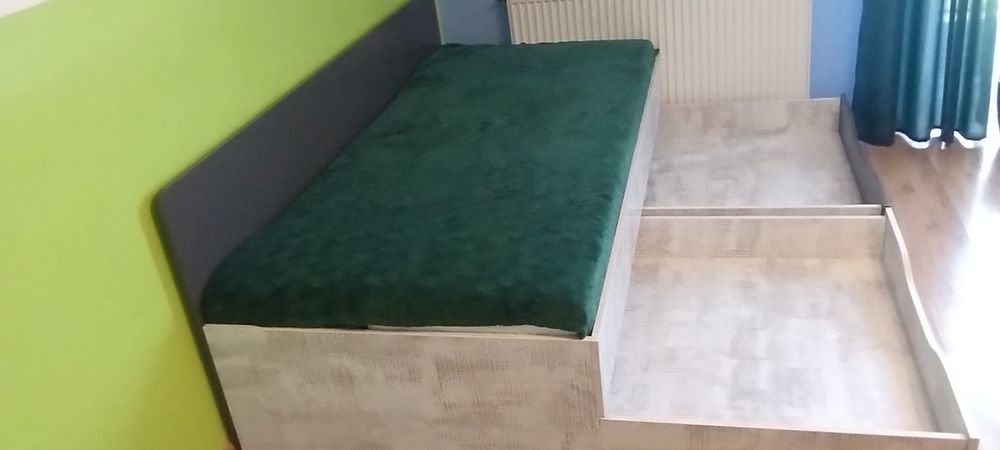 Łóżko młodzieżowe z szufladami.90x200