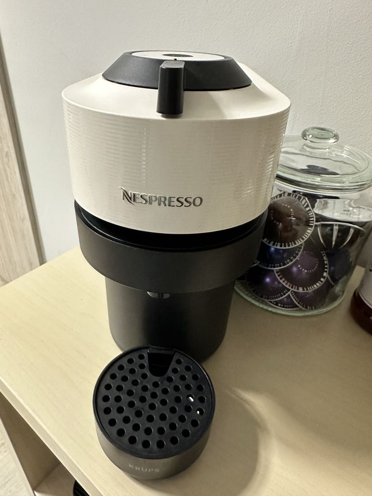 Máquina Nespresso Vertuo Pop