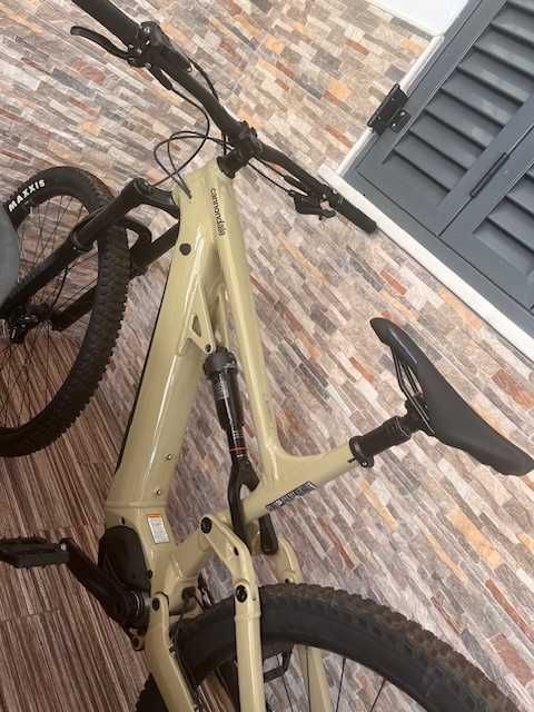 Bicicleta elétrica Cannondale com documentos POUCO USO