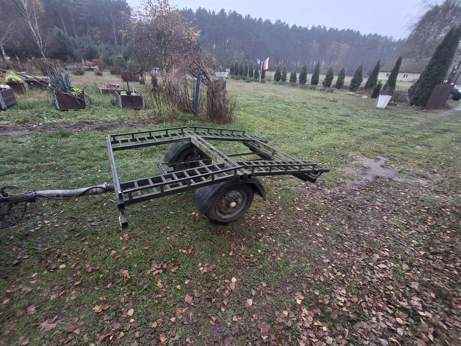 Przyczepka samochodowa