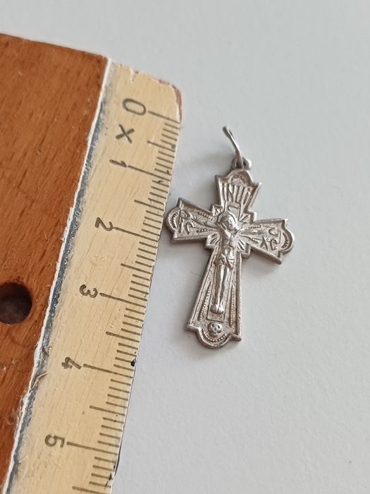Krzyżyk zawieszka krzyż krucyfiks 925 wisiorek przywieszka medalik