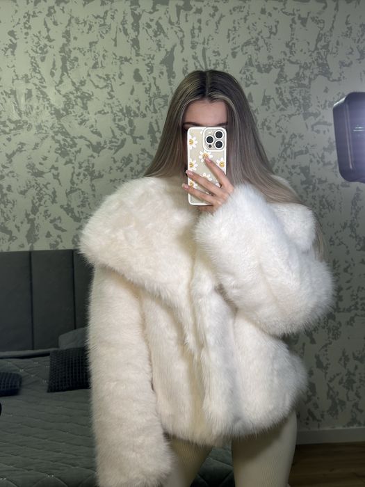 Шубка біла під Зара