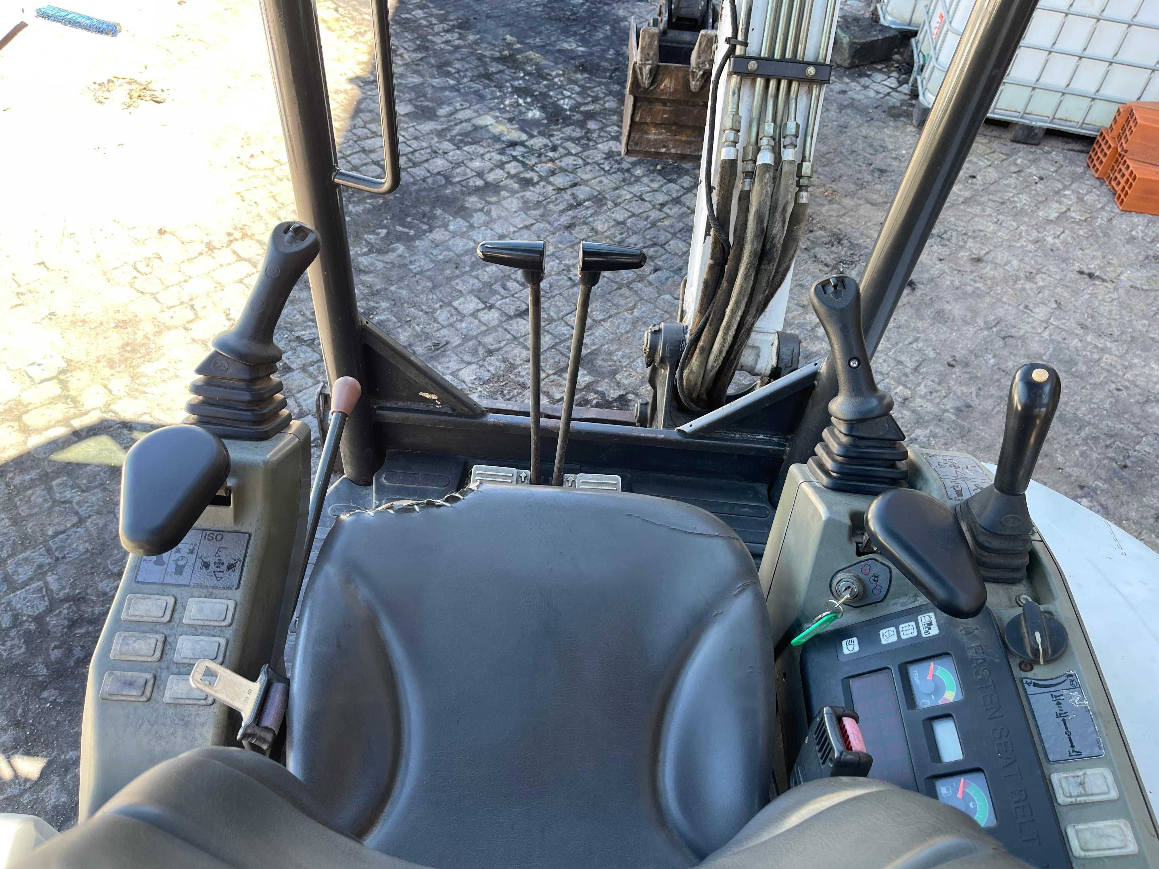 Vendo Bobcat E35 - 2011 | 3500Kg